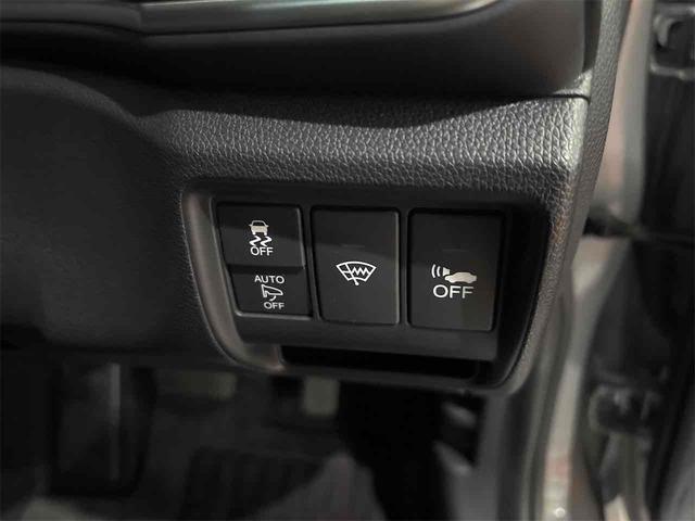 グレイス ハイブリッドＬＸ　４ＷＤ　オートクルーズコントロール　バックカメラ　ナビ　ＴＶ　アルミホイール　オートライト　ＬＥＤヘッドランプ　ＡＴ　シートヒーター　スマートキー　アイドリングストップ　電動格納ミラー（8枚目）