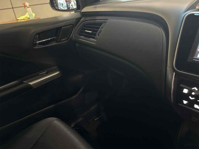 グレイス ハイブリッドＬＸ　４ＷＤ　オートクルーズコントロール　バックカメラ　ナビ　ＴＶ　アルミホイール　オートライト　ＬＥＤヘッドランプ　ＡＴ　シートヒーター　スマートキー　アイドリングストップ　電動格納ミラー（11枚目）