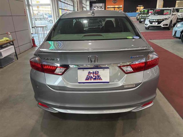 グレイス ハイブリッドＬＸ　４ＷＤ　オートクルーズコントロール　バックカメラ　ナビ　ＴＶ　アルミホイール　オートライト　ＬＥＤヘッドランプ　ＡＴ　シートヒーター　スマートキー　アイドリングストップ　電動格納ミラー（18枚目）