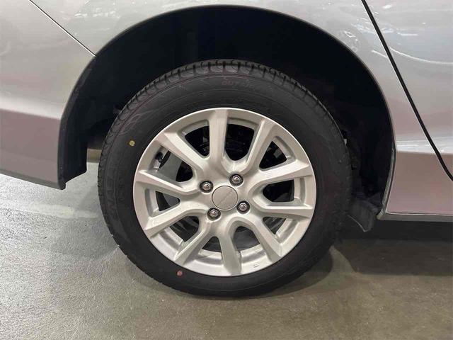 グレイス ハイブリッドＬＸ　４ＷＤ　オートクルーズコントロール　バックカメラ　ナビ　ＴＶ　アルミホイール　オートライト　ＬＥＤヘッドランプ　ＡＴ　シートヒーター　スマートキー　アイドリングストップ　電動格納ミラー（20枚目）