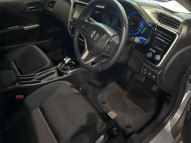 グレイス ハイブリッドＬＸ　４ＷＤ　オートクルーズコントロール　バックカメラ　ナビ　ＴＶ　アルミホイール　オートライト　ＬＥＤヘッドランプ　ＡＴ　シートヒーター　スマートキー　アイドリングストップ　電動格納ミラー（22枚目）