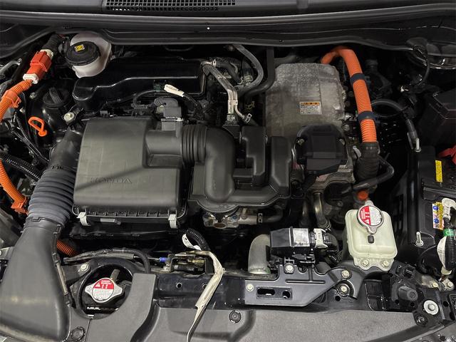 フィット ｅ：ＨＥＶベーシック　４ＷＤ　バックカメラ　ナビ　ＴＶ　クリアランスソナー　オートクルーズコントロール　レーンアシスト　衝突被害軽減システム　アルミホイール　オートライト　ＬＥＤヘッドランプ　スマートキー（19枚目）