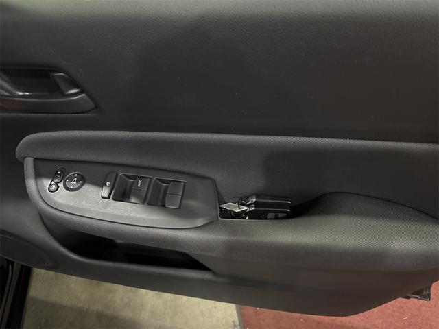 フィット ｅ：ＨＥＶベーシック　４ＷＤ　バックカメラ　ナビ　ＴＶ　クリアランスソナー　オートクルーズコントロール　レーンアシスト　衝突被害軽減システム　アルミホイール　オートライト　ＬＥＤヘッドランプ　スマートキー（23枚目）