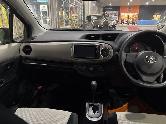 ヴィッツ F 4WD ナビ TV アルミホイール キーレスエントリー 電動格納ミラー CVT 衝突安全ボディ ABS CD DVD再生 Bluetooth エアコン パワーステアリング パワーウィンドウ(2枚目)