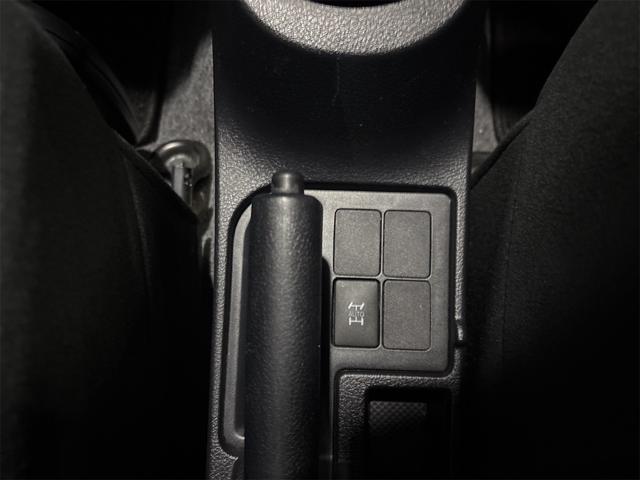 ヴィッツ F 4WD ナビ TV アルミホイール キーレスエントリー 電動格納ミラー CVT 衝突安全ボディ ABS CD DVD再生 Bluetooth エアコン パワーステアリング パワーウィンドウ(6枚目)