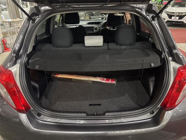 ヴィッツ F 4WD ナビ TV アルミホイール キーレスエントリー 電動格納ミラー CVT 衝突安全ボディ ABS CD DVD再生 Bluetooth エアコン パワーステアリング パワーウィンドウ(18枚目)