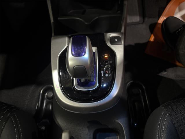 フィットハイブリッド Ｆパッケージ　４ＷＤ　ハイブリッド　バックカメラ　ＴＶ　オートクルーズコントロール　オートライト　スマートキー　アイドリングストップ　電動格納ミラー　ＡＴ　盗難防止システム　衝突安全ボディ　ＣＤ　ＤＶＤ再生　ＵＳＢ（6枚目）
