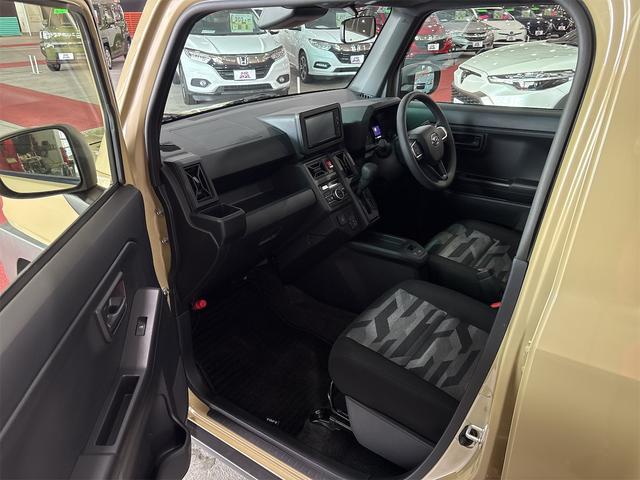 タフト Ｘ　４ＷＤ　バックカメラ　ＴＶ　クリアランスソナー　衝突被害軽減システム　ＬＥＤヘッドランプ　スマートキー　アイドリングストップ　電動格納ミラー　サンルーフ　ＣＶＴ　盗難防止システム　ＡＢＳ　ＥＳＣ　ＣＤ（10枚目）