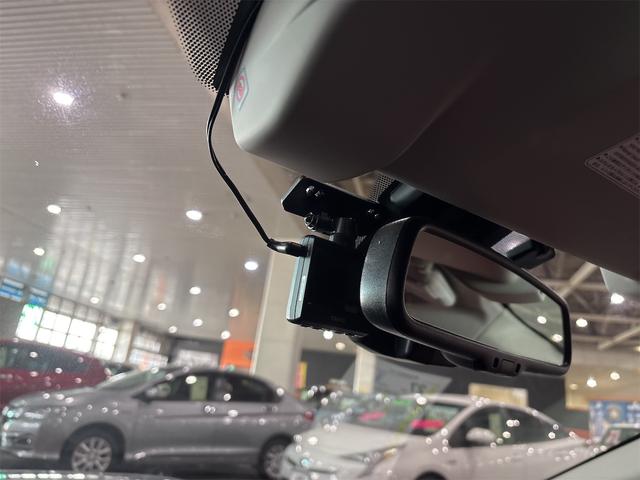 レヴォーグ １．６ＧＴ－Ｓアイサイト　４ＷＤ　ドライブレコーダー　ＥＴＣ　バックカメラ　サイドカメラ　ナビ　ＴＶ　オートクルーズコントロール　レーンアシスト　衝突被害軽減システム　アルミホイール　ＬＥＤヘッドランプ　パワーシート（22枚目）