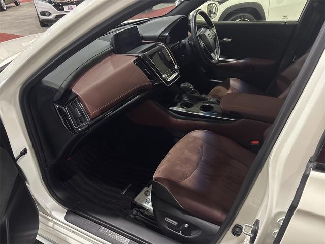 クラウンハイブリッド ＲＳアドバンス　Ｆｏｕｒ　４ＷＤ　ドライブレコーダー　クリアランスソナー　レーンアシスト　オートクルーズコントロール　パークアシスト　衝突被害軽減システム　全周囲カメラ　ナビ　ＴＶ　アルミホイール　オートマチックハイビーム（10枚目）