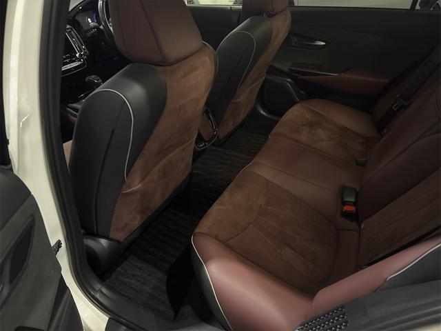 クラウンハイブリッド ＲＳアドバンス　Ｆｏｕｒ　４ＷＤ　ドライブレコーダー　クリアランスソナー　レーンアシスト　オートクルーズコントロール　パークアシスト　衝突被害軽減システム　全周囲カメラ　ナビ　ＴＶ　アルミホイール　オートマチックハイビーム（11枚目）