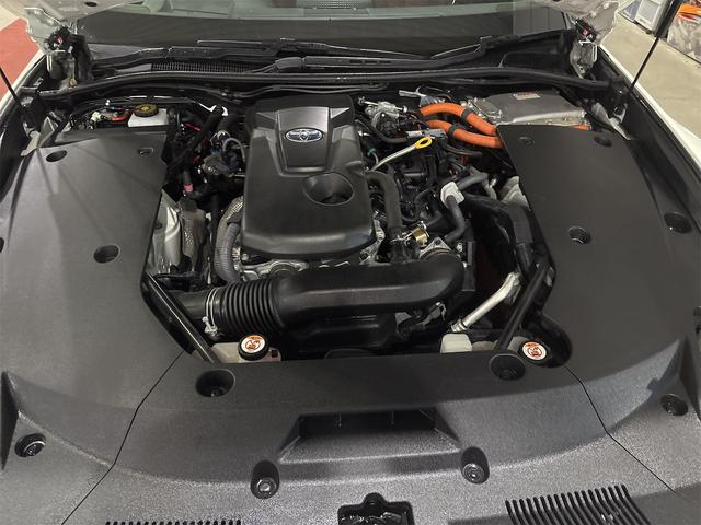 クラウンハイブリッド ＲＳアドバンス　Ｆｏｕｒ　４ＷＤ　ドライブレコーダー　クリアランスソナー　レーンアシスト　オートクルーズコントロール　パークアシスト　衝突被害軽減システム　全周囲カメラ　ナビ　ＴＶ　アルミホイール　オートマチックハイビーム（20枚目）