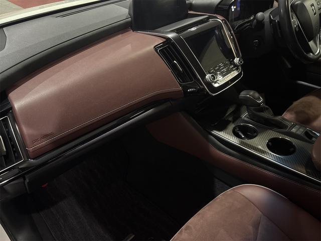 クラウンハイブリッド ＲＳアドバンス　Ｆｏｕｒ　４ＷＤ　ドライブレコーダー　クリアランスソナー　レーンアシスト　オートクルーズコントロール　パークアシスト　衝突被害軽減システム　全周囲カメラ　ナビ　ＴＶ　アルミホイール　オートマチックハイビーム（21枚目）