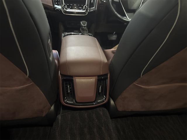 クラウンハイブリッド ＲＳアドバンス　Ｆｏｕｒ　４ＷＤ　ドライブレコーダー　クリアランスソナー　レーンアシスト　オートクルーズコントロール　パークアシスト　衝突被害軽減システム　全周囲カメラ　ナビ　ＴＶ　アルミホイール　オートマチックハイビーム（25枚目）