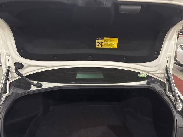 クラウンハイブリッド ＲＳアドバンス　Ｆｏｕｒ　４ＷＤ　ドライブレコーダー　クリアランスソナー　レーンアシスト　オートクルーズコントロール　パークアシスト　衝突被害軽減システム　全周囲カメラ　ナビ　ＴＶ　アルミホイール　オートマチックハイビーム（27枚目）