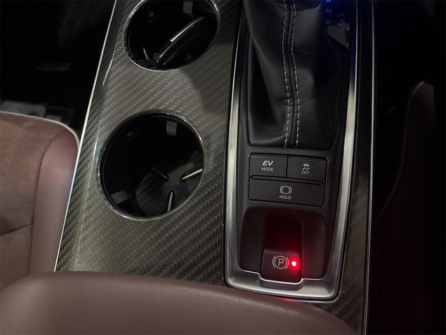 クラウンハイブリッド ＲＳアドバンス　Ｆｏｕｒ　４ＷＤ　ドライブレコーダー　クリアランスソナー　レーンアシスト　オートクルーズコントロール　パークアシスト　衝突被害軽減システム　全周囲カメラ　ナビ　ＴＶ　アルミホイール　オートマチックハイビーム（29枚目）