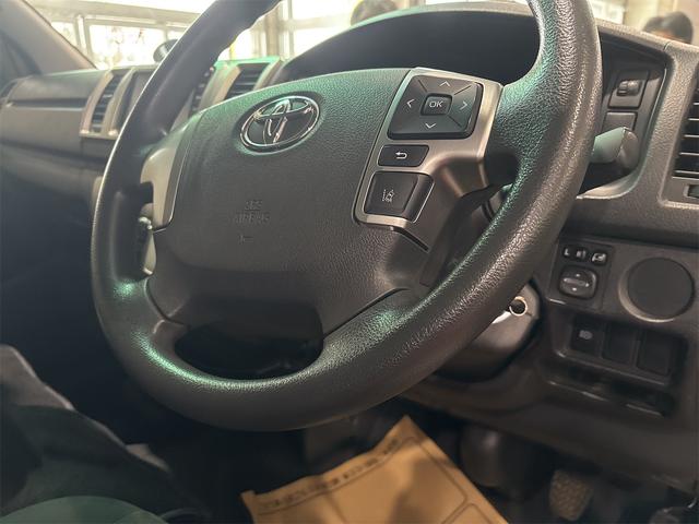 ハイエースバン ロングスーパーＧＬ　４ＷＤ　ドライブレコーダー　バックカメラ　ナビ　ＴＶ　レーンアシスト　衝突被害軽減システム　両側スライドドア　オートマチックハイビーム　アルミホイール　電動格納ミラー　ＡＴ　１００Ｖ電源　ＡＢＳ（2枚目）