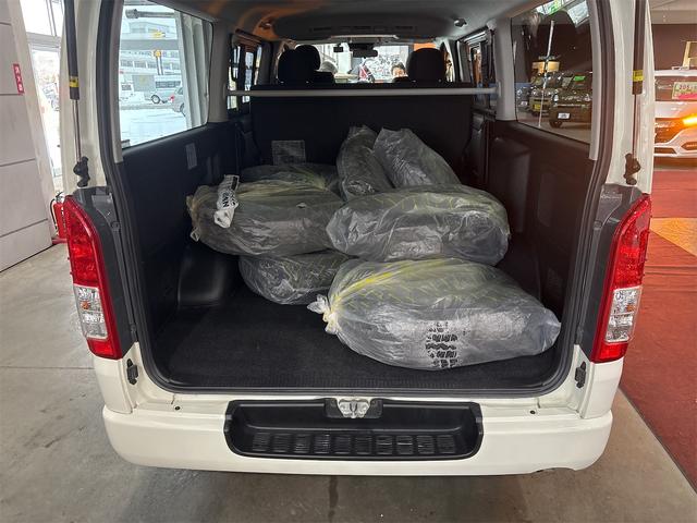 ハイエースバン ロングスーパーＧＬ　４ＷＤ　ドライブレコーダー　バックカメラ　ナビ　ＴＶ　レーンアシスト　衝突被害軽減システム　両側スライドドア　オートマチックハイビーム　アルミホイール　電動格納ミラー　ＡＴ　１００Ｖ電源　ＡＢＳ（18枚目）