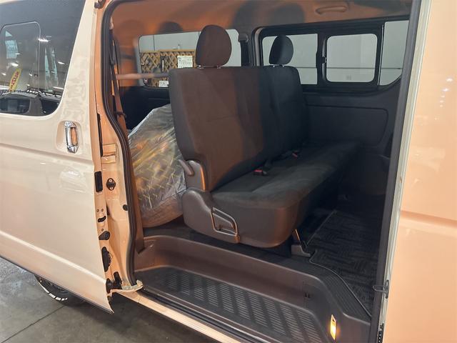 ハイエースバン ロングスーパーＧＬ　４ＷＤ　ドライブレコーダー　バックカメラ　ナビ　ＴＶ　レーンアシスト　衝突被害軽減システム　両側スライドドア　オートマチックハイビーム　アルミホイール　電動格納ミラー　ＡＴ　１００Ｖ電源　ＡＢＳ（23枚目）