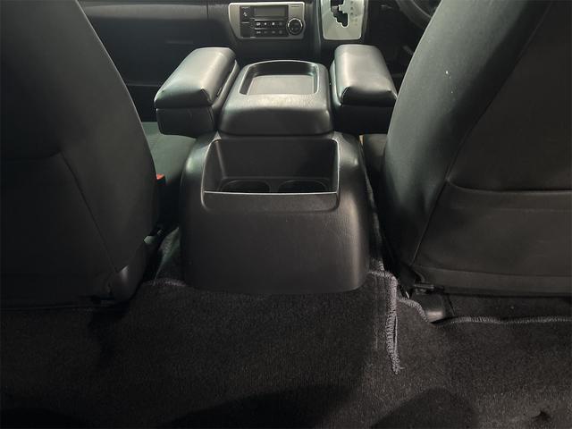 ハイエースバン ロングスーパーＧＬ　４ＷＤ　ドライブレコーダー　バックカメラ　ナビ　ＴＶ　レーンアシスト　衝突被害軽減システム　両側スライドドア　オートマチックハイビーム　アルミホイール　電動格納ミラー　ＡＴ　１００Ｖ電源　ＡＢＳ（25枚目）