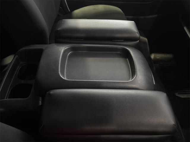 ハイエースバン ロングスーパーＧＬ　４ＷＤ　ドライブレコーダー　バックカメラ　ナビ　ＴＶ　レーンアシスト　衝突被害軽減システム　両側スライドドア　オートマチックハイビーム　アルミホイール　電動格納ミラー　ＡＴ　１００Ｖ電源　ＡＢＳ（27枚目）