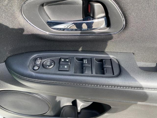 ヴェゼル Ｘ・ホンダセンシング　４ＷＤ／純正８型ナビ地デジ／バックカメラ／衝突被害軽減ブレーキ／シートヒーター／レーダークルーズコントロール／ＬＥＤヘッドライト／ＥＴＣ（25枚目）