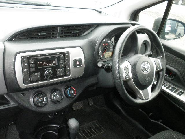 ヴィッツ Ｆ　４ＷＤ・ＦＡＴ・Ｗエアバック・（8枚目）