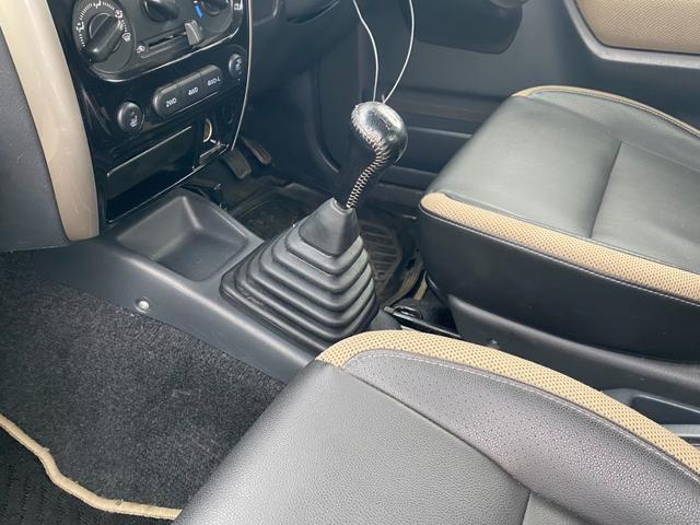 ジムニー ランドベンチャー　４ＷＤ・ＭＴ　５速マニュアル・社外ナビ・バックカメラ（13枚目）