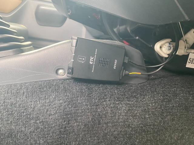 ジムニー ランドベンチャー　４ＷＤ・ＭＴ　５速マニュアル・社外ナビ・バックカメラ（16枚目）