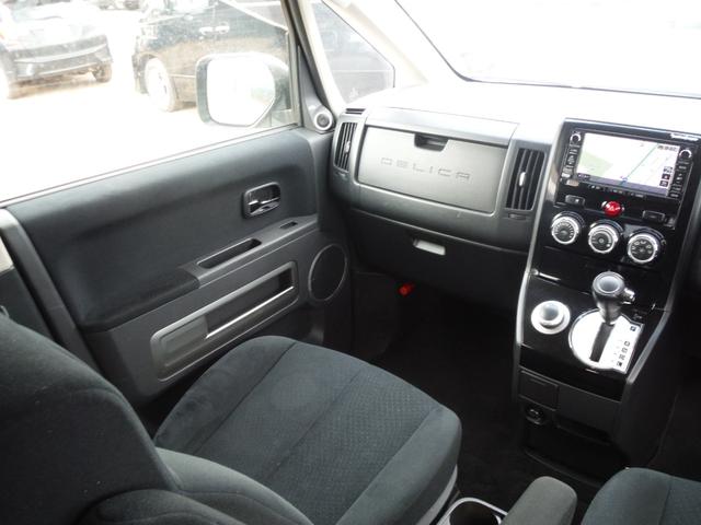 デリカＤ：５ Ｄ　プレミアム　両側パワースライドドア・ディーゼルターボ・４ＷＤ（9枚目）