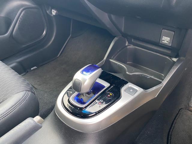 フィットハイブリッド Lパッケージ 4WD・ハイブリッド・ハーフレザーシート・純正エンジンスターター・プッシュスタート(14枚目)