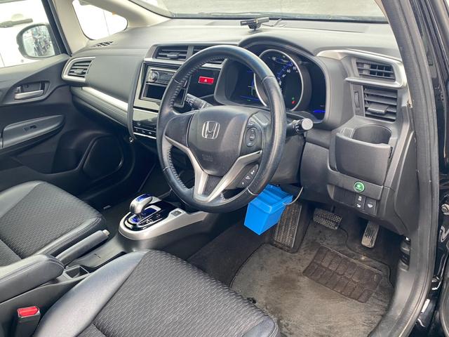 フィットハイブリッド Lパッケージ 4WD・ハイブリッド・ハーフレザーシート・純正エンジンスターター・プッシュスタート(15枚目)