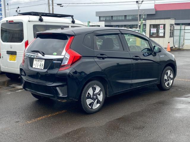 フィットハイブリッド Lパッケージ 4WD・ハイブリッド・ハーフレザーシート・純正エンジンスターター・プッシュスタート(22枚目)