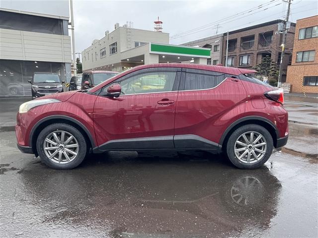 Ｃ－ＨＲ Ｇ－Ｔ　４ＷＤ　フルセグ　メモリーナビ　ＤＶＤ再生　ミュージックプレイヤー接続可　バックカメラ　衝突被害軽減システム　ＥＴＣ　ドラレコ　ＬＥＤヘッドランプ（5枚目）