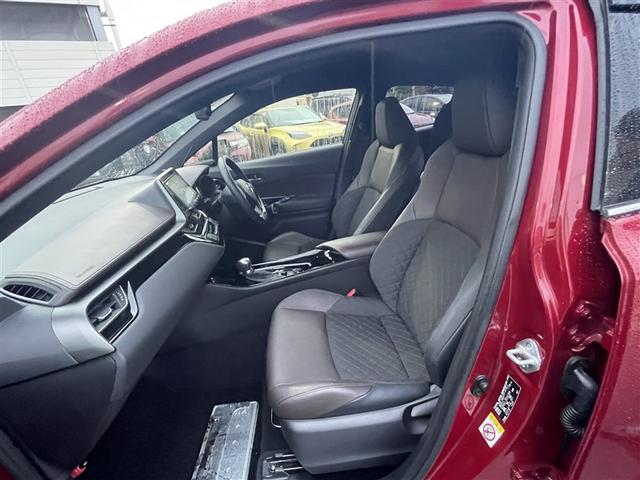 Ｃ－ＨＲ Ｇ－Ｔ　４ＷＤ　フルセグ　メモリーナビ　ＤＶＤ再生　ミュージックプレイヤー接続可　バックカメラ　衝突被害軽減システム　ＥＴＣ　ドラレコ　ＬＥＤヘッドランプ（9枚目）