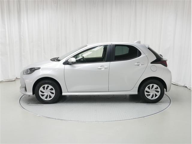 ヤリス Ｘ　４ＷＤ　メモリーナビ　ミュージックプレイヤー接続可　バックカメラ　衝突被害軽減システム　ＥＴＣ　記録簿（2枚目）