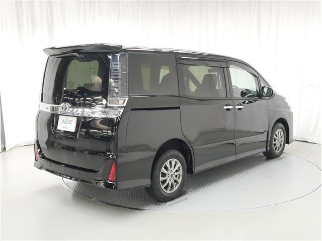 ヴォクシー ＺＳ　煌ＩＩＩ　４ＷＤ　フルセグ　メモリーナビ　ＤＶＤ再生　ミュージックプレイヤー接続可　バックカメラ　衝突被害軽減システム　両側電動スライド　ＬＥＤヘッドランプ　ウオークスルー　乗車定員７人　３列シート　記録簿（3枚目）