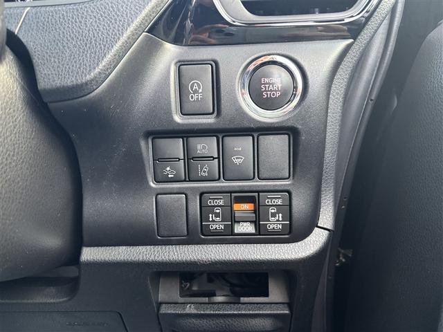ヴォクシー ＺＳ　煌ＩＩＩ　４ＷＤ　フルセグ　メモリーナビ　ＤＶＤ再生　ミュージックプレイヤー接続可　バックカメラ　衝突被害軽減システム　両側電動スライド　ＬＥＤヘッドランプ　ウオークスルー　乗車定員７人　３列シート　記録簿（16枚目）