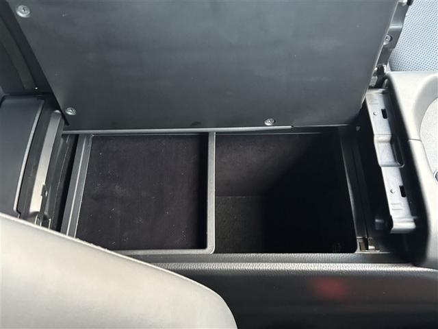 クラウンクロスオーバー ＲＳアドバンスド　革シート　４ＷＤ　フルセグ　メモリーナビ　ミュージックプレイヤー接続可　バックカメラ　衝突被害軽減システム　ＥＴＣ　ドラレコ　ＬＥＤヘッドランプ　ワンオーナー（17枚目）