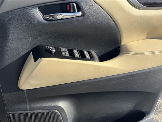 ヴェルファイア ２．５Ｘ　４ＷＤ　フルセグ　メモリーナビ　ＤＶＤ再生　ミュージックプレイヤー接続可　後席モニター　バックカメラ　ＥＴＣ　両側電動スライド　ＬＥＤヘッドランプ　乗車定員８人　３列シート　記録簿（14枚目）