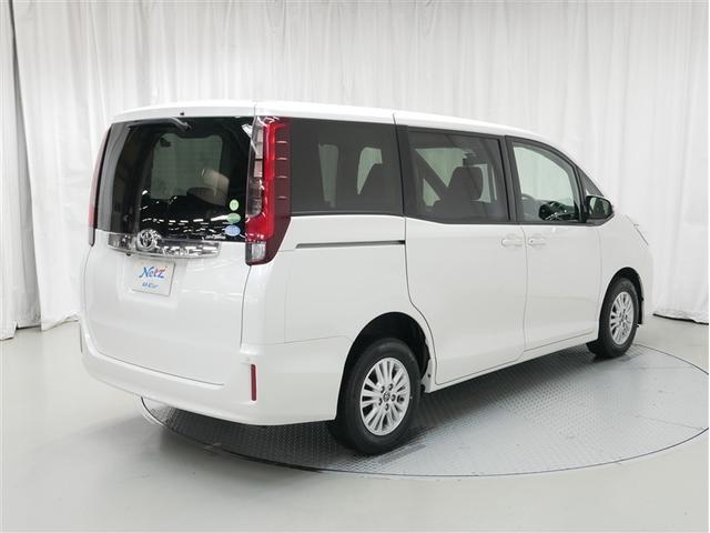 ノア Ｇ　４ＷＤ　フルセグ　メモリーナビ　ＤＶＤ再生　ミュージックプレイヤー接続可　後席モニター　バックカメラ　衝突被害軽減システム　ＥＴＣ　ドラレコ　両側電動スライド　ＬＥＤヘッドランプ　ウオークスルー（3枚目）