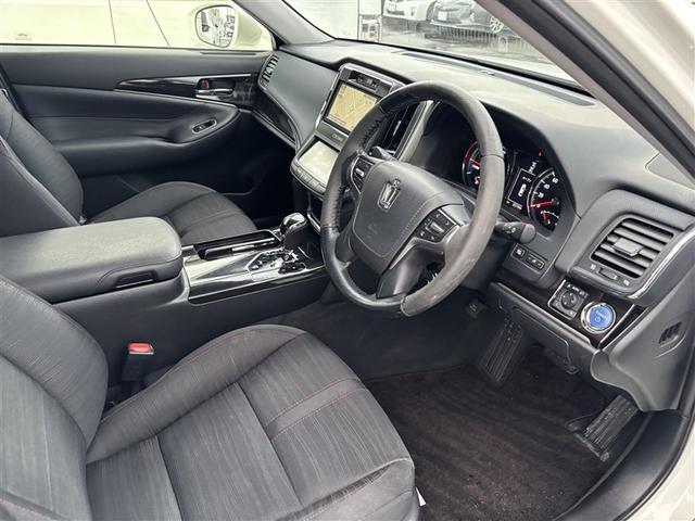 クラウンハイブリッド アスリートＳ　Ｆｏｕｒ　４ＷＤ　フルセグ　メモリーナビ　ＤＶＤ再生　ミュージックプレイヤー接続可　バックカメラ　ＥＴＣ　ＬＥＤヘッドランプ　ワンオーナー（5枚目）