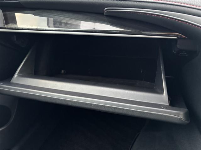 クラウンハイブリッド アスリートＳ　Ｆｏｕｒ　４ＷＤ　フルセグ　メモリーナビ　ＤＶＤ再生　ミュージックプレイヤー接続可　バックカメラ　ＥＴＣ　ＬＥＤヘッドランプ　ワンオーナー（22枚目）