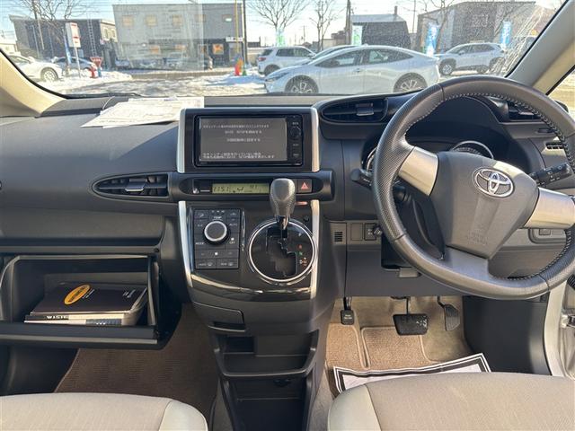 ウィッシュ １．８Ｇ　４ＷＤ　フルセグ　メモリーナビ　ＤＶＤ再生　ミュージックプレイヤー接続可　バックカメラ　ドラレコ　ＨＩＤヘッドライト　乗車定員７人　３列シート　ワンオーナー（6枚目）