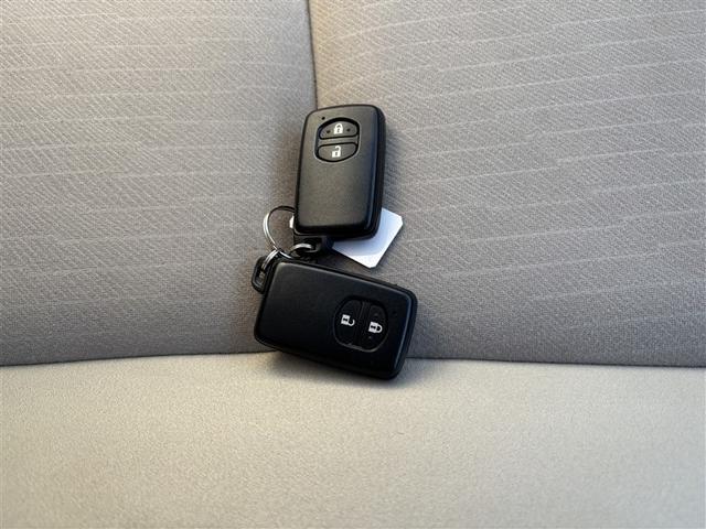 ウィッシュ １．８Ｇ　４ＷＤ　フルセグ　メモリーナビ　ＤＶＤ再生　ミュージックプレイヤー接続可　バックカメラ　ドラレコ　ＨＩＤヘッドライト　乗車定員７人　３列シート　ワンオーナー（15枚目）