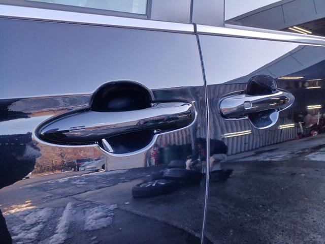 ヴォクシー ハイブリッドＳ－Ｚ　４ＷＤ　純正ナビ／ＴＶ／全方位カメラ　フリップダウンモニター　ビルトインＥＴＣ２．０　シートヒーター　デジタルインナーミラー　アドバンスドパーク　両側パワースライド　ＬＥＤライト　セーフティセンス（15枚目）