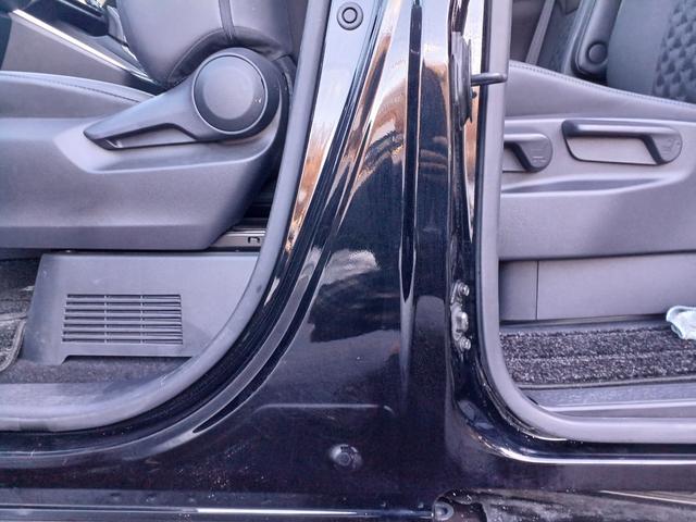 ヴォクシー ハイブリッドＳ－Ｚ　４ＷＤ　純正ナビ／ＴＶ／全方位カメラ　フリップダウンモニター　ビルトインＥＴＣ２．０　シートヒーター　デジタルインナーミラー　アドバンスドパーク　両側パワースライド　ＬＥＤライト　セーフティセンス（22枚目）