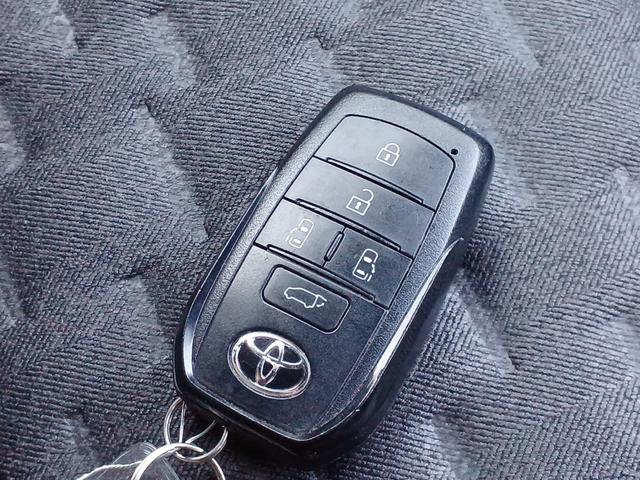 ヴォクシー ハイブリッドＳ－Ｚ　４ＷＤ　純正ナビ／ＴＶ／全方位カメラ　フリップダウンモニター　ビルトインＥＴＣ２．０　シートヒーター　デジタルインナーミラー　アドバンスドパーク　両側パワースライド　ＬＥＤライト　セーフティセンス（25枚目）