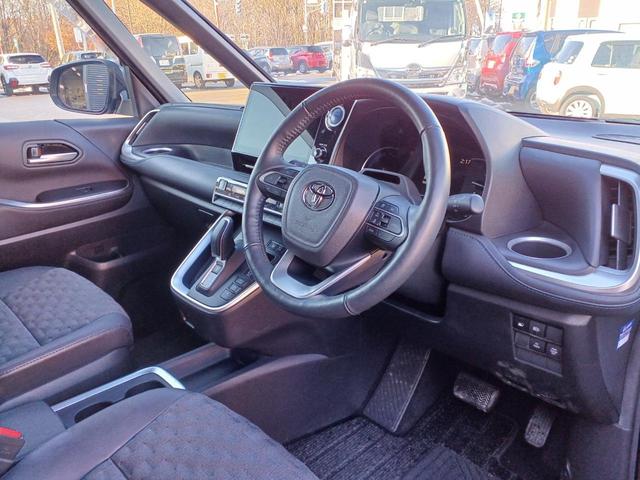 ヴォクシー ハイブリッドＳ－Ｚ　４ＷＤ　純正ナビ／ＴＶ／全方位カメラ　フリップダウンモニター　ビルトインＥＴＣ２．０　シートヒーター　デジタルインナーミラー　アドバンスドパーク　両側パワースライド　ＬＥＤライト　セーフティセンス（46枚目）