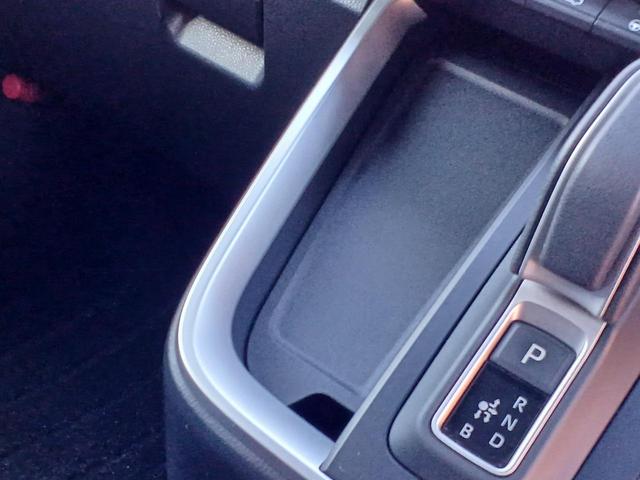 ヴォクシー ハイブリッドＳ－Ｚ　４ＷＤ　純正ナビ／ＴＶ／全方位カメラ　フリップダウンモニター　ビルトインＥＴＣ２．０　シートヒーター　デジタルインナーミラー　アドバンスドパーク　両側パワースライド　ＬＥＤライト　セーフティセンス（54枚目）